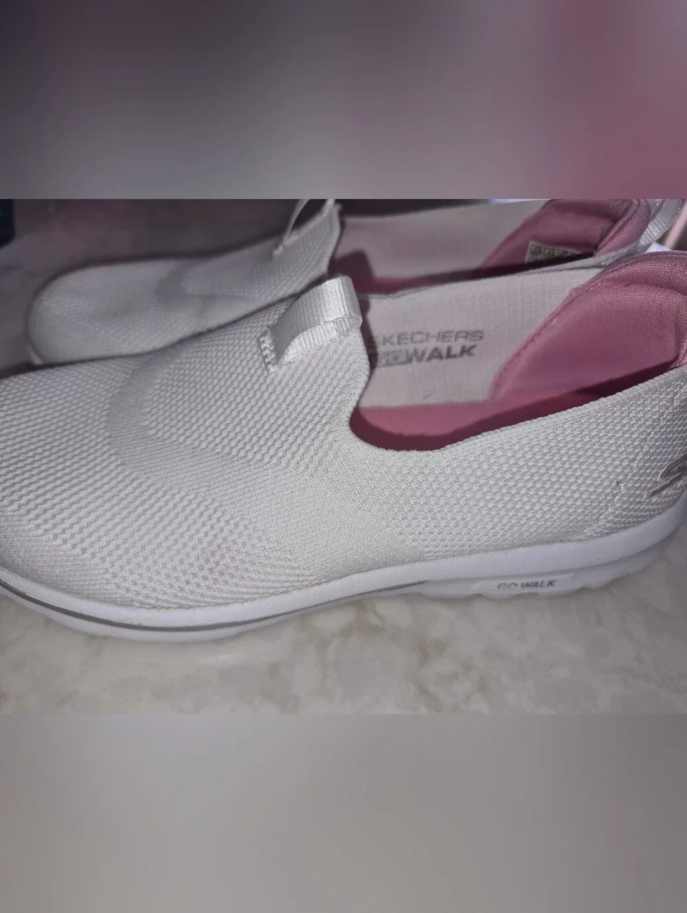Skechers Go Walk slip-on walking shoes, Excellent Condition! Size 7.5